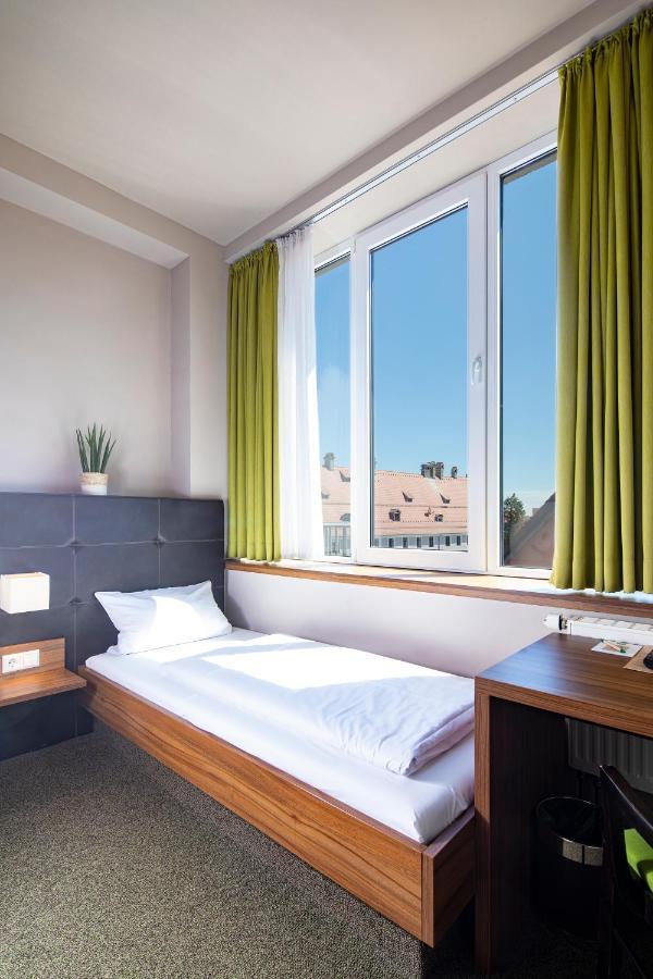 Joesepp'S Hotel Am Schweizerberg ميمنغن المظهر الخارجي الصورة