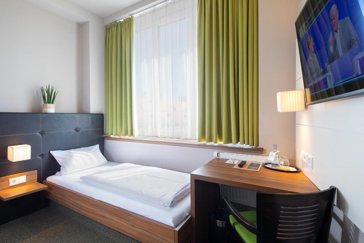 Joesepp'S Hotel Am Schweizerberg ميمنغن المظهر الخارجي الصورة